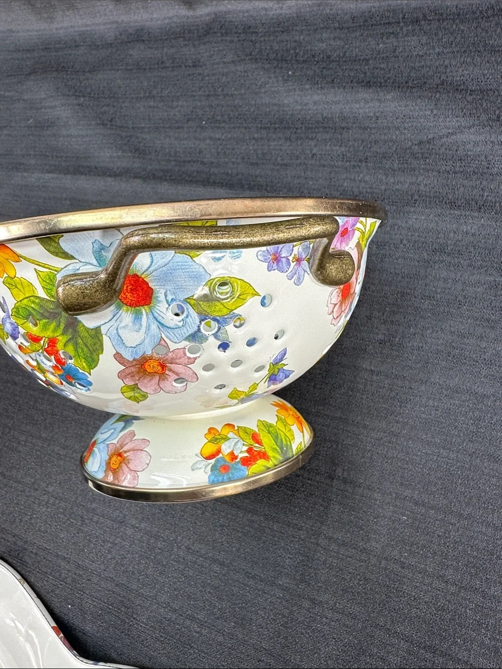 MacKenzie-Childs White Flower Market Set Colander & Spoon Rest Metal Enamelware